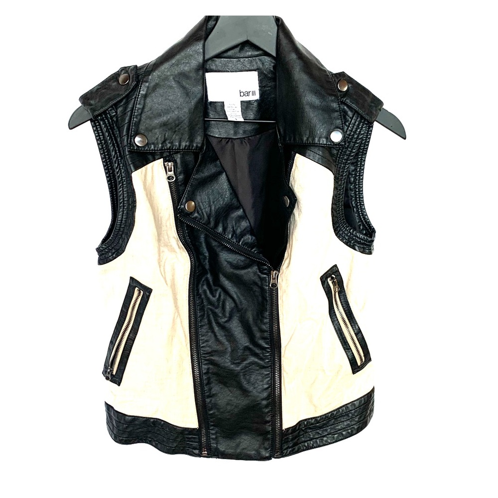 NWOT WOMENS BAR III VEST
